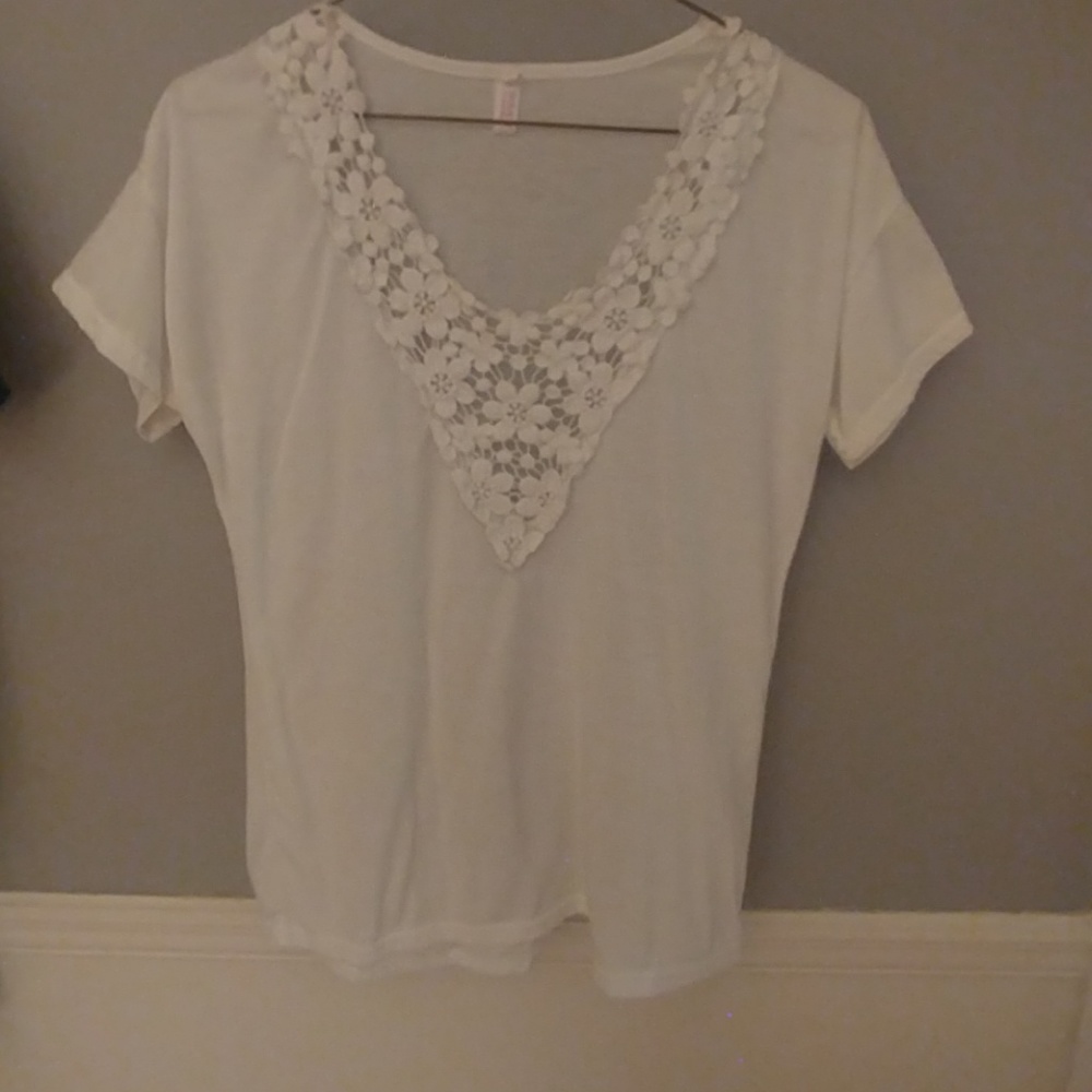 White tee